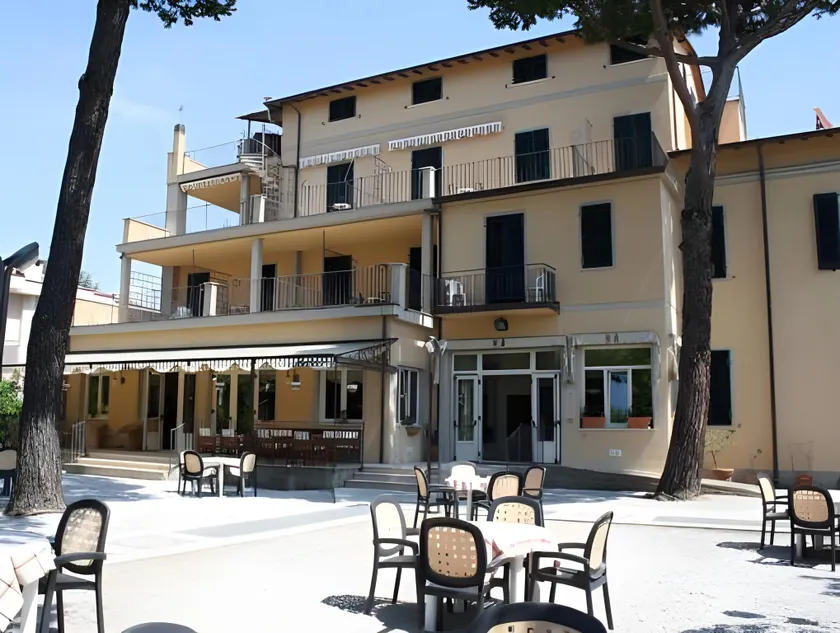 Hotel Apuana - Image 1