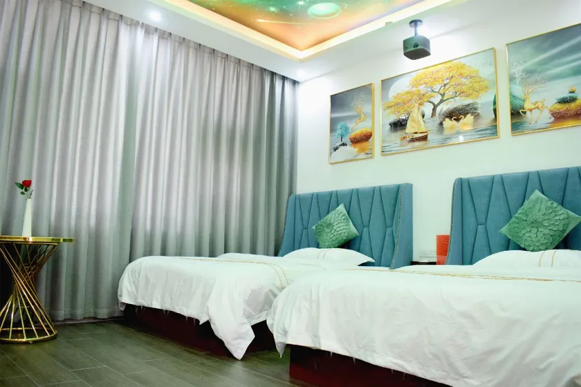 Laihong Express Hotel - Image 1