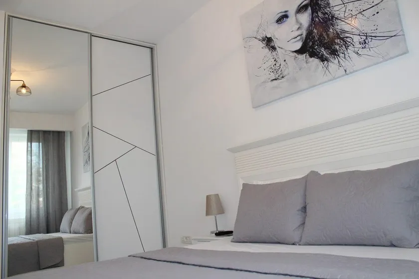 Luxury City Center Apartment – Romana - Image 1