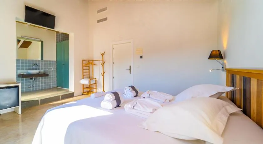 Hostal Foies de Baix - Image 1