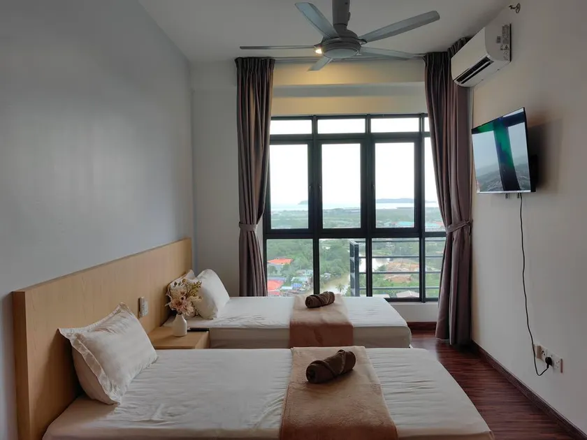 KAvenue | Near Airport | Sunset | Sauna | Swimming Pool 3Pax - Image 1
