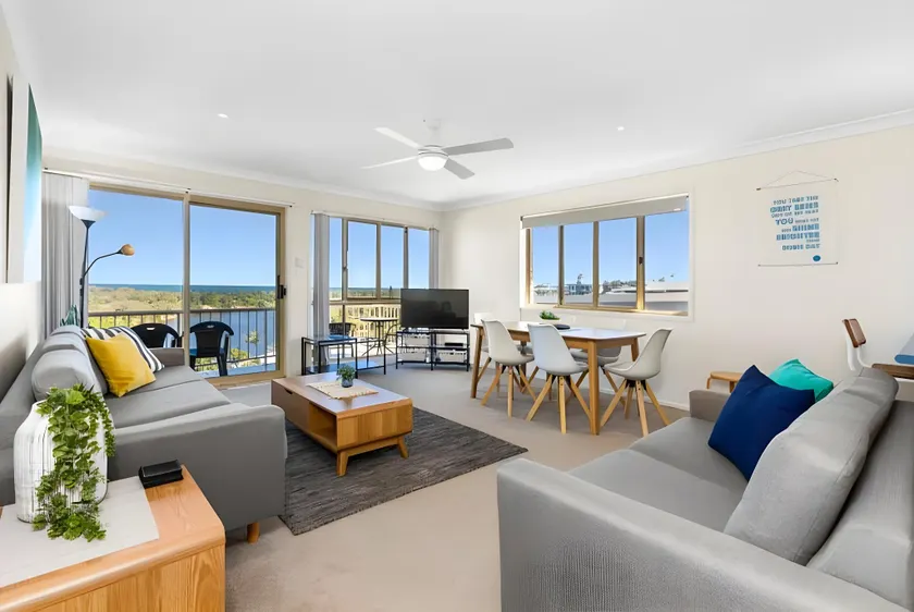 Creekside Coastal Escape on Hungerford - Image 1