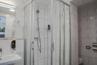 Little Paris Hotel - Image 1