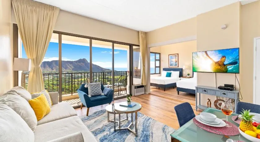 Upscale Penthouse with Ocean Views & Free Parking! - Image 1