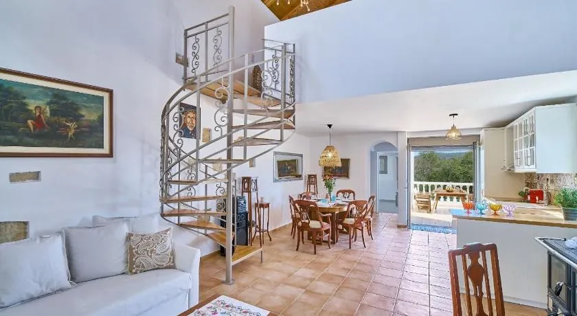 La Maison to Chani - Image 1