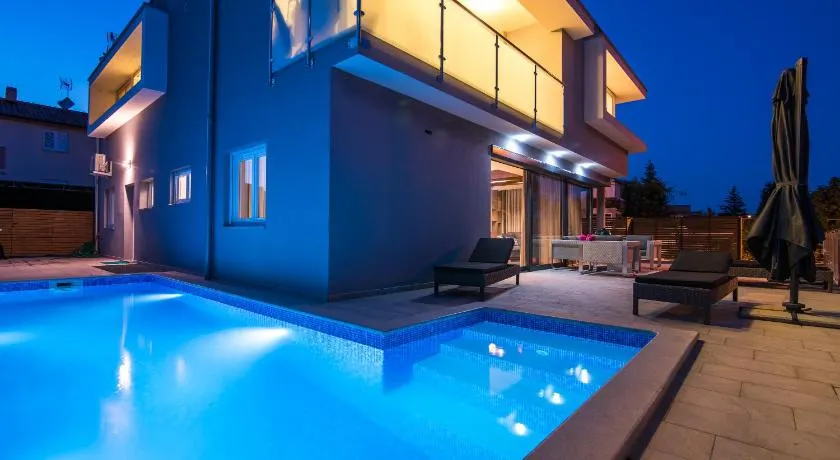 Luxury Apartment Imperia - Image 1