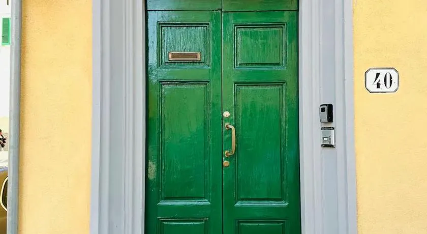 The Hamilton House - Image 1
