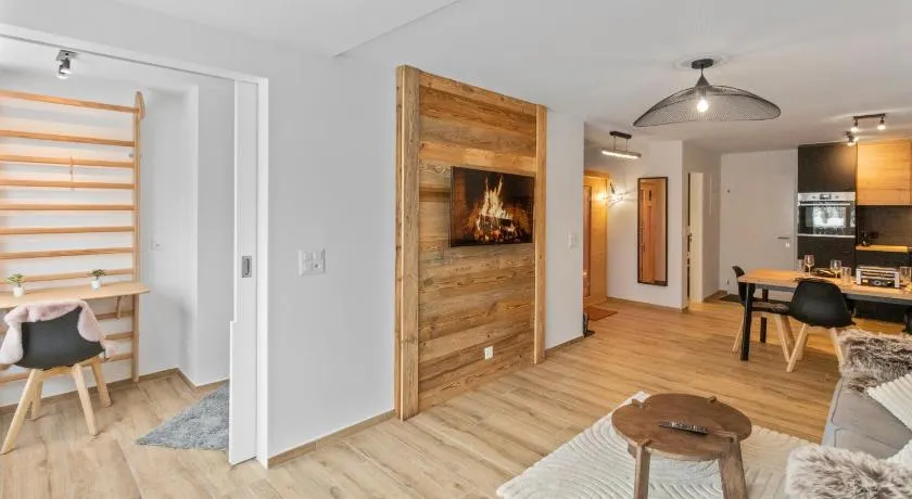 Appartement rénové avec vue panoramique et sauna - Image 1
