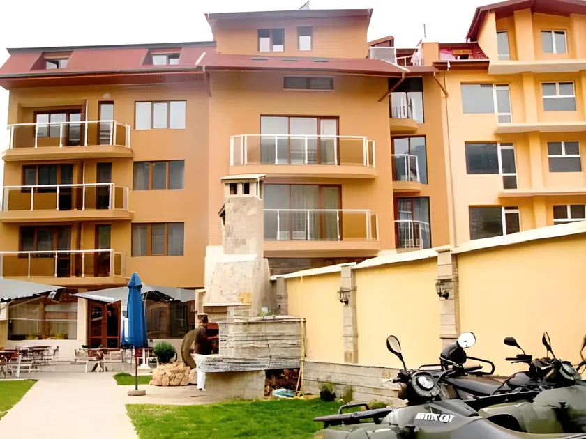 Meteor Family Hotel - Image 1