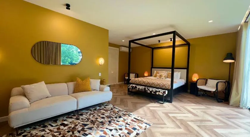 Luxury 1-Bedroom Retreat on 10 Acres, near beaches - Image 1