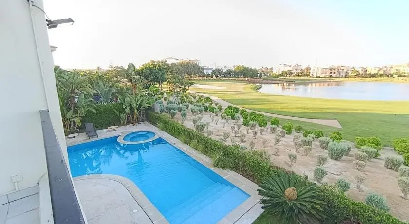 Luxury 5 Rooms villa in Marassi - Image 1