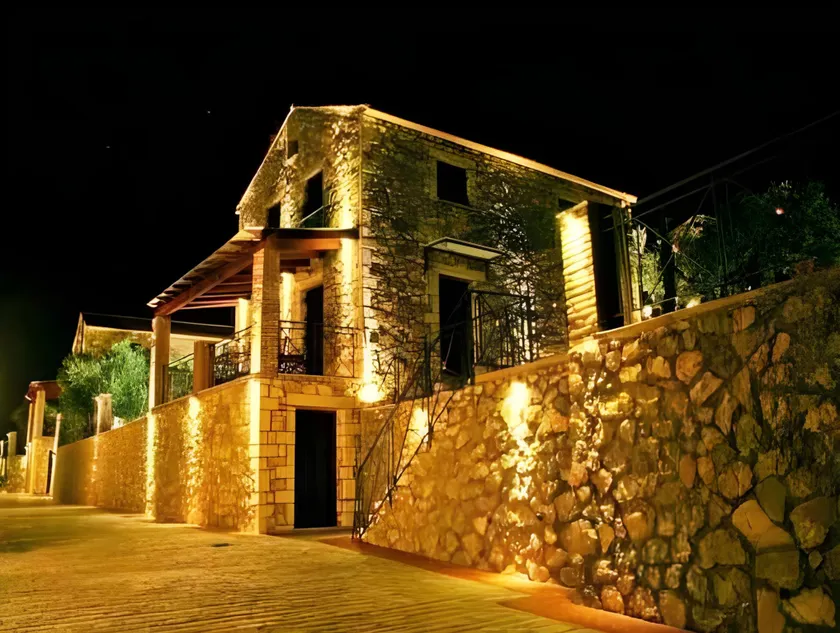 Pilikas Luxury Villas - Image 1