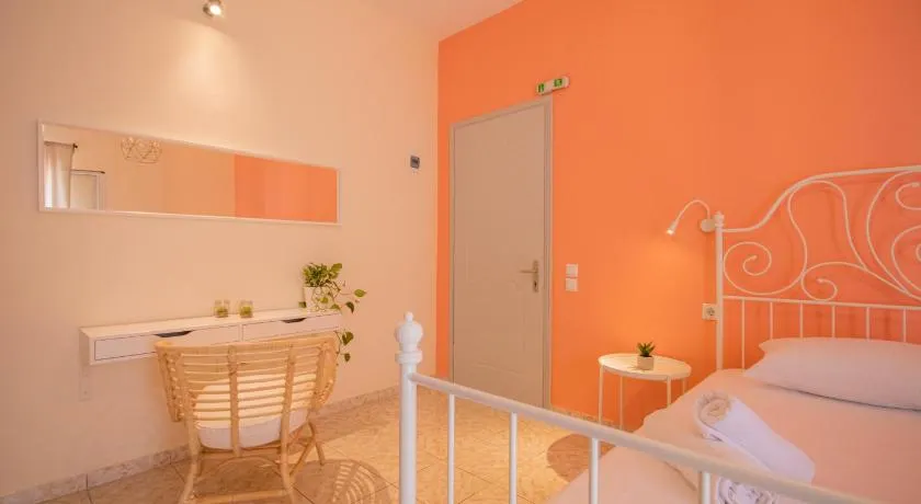 Issos Studios - Image 1