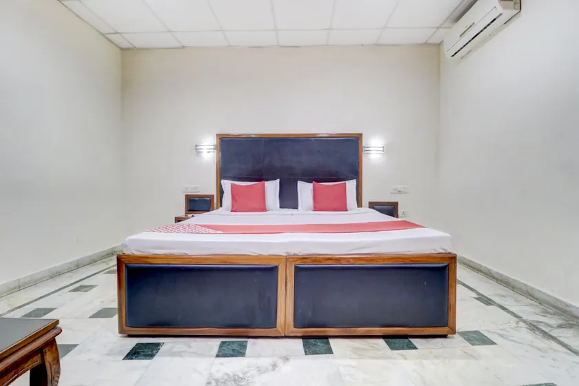 HOTEL INTERNATIONAL - Adjoining INDO Canadian Transport & ISBT Jalandhar City - Corporate, Families, Solo Travellers, Couples Favorite - Image 1