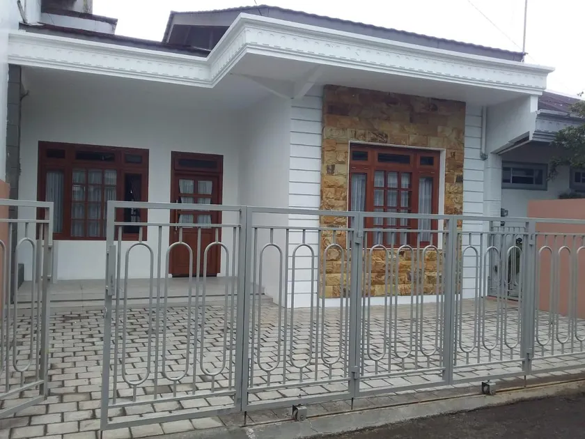 AINUN VILLA DIENG - Image 1