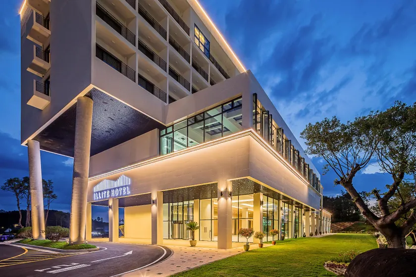 ILLITE Hotel - Image 1