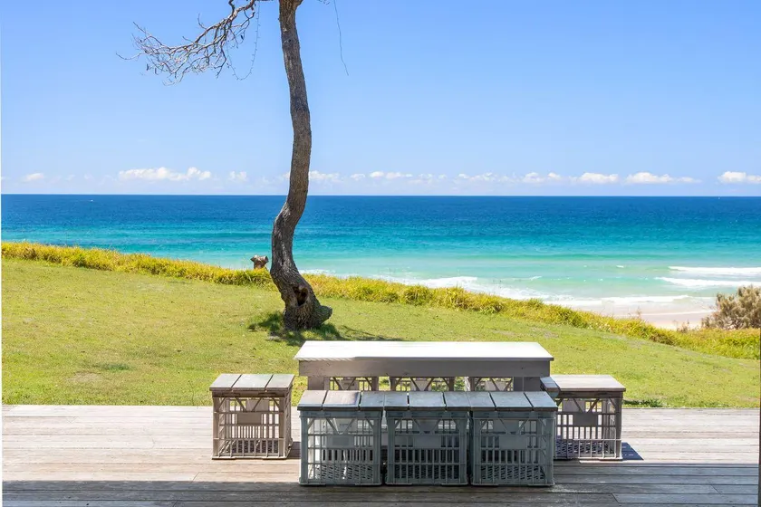 Saltwater Beach House - Absolute Beachfront Holiday House - Image 1
