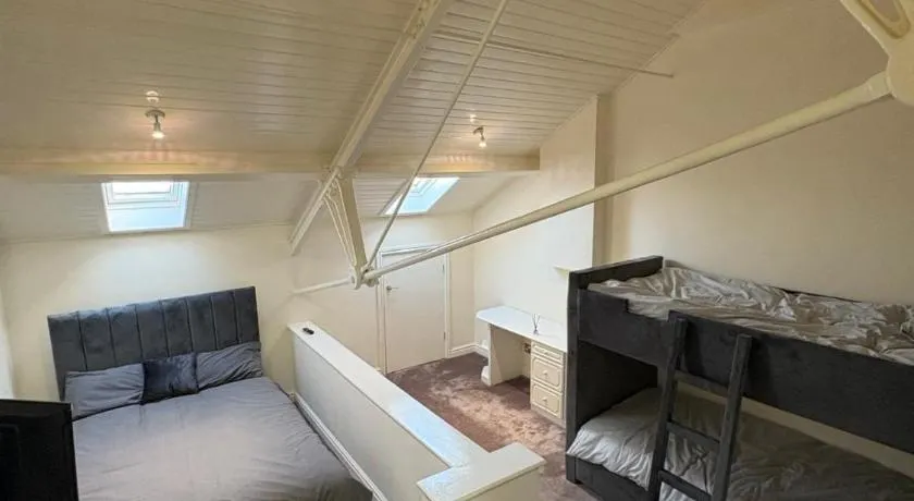 Dock View Lodge - Image 1