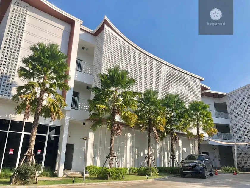 Bongkot Bua Yai Hotel - Image 1