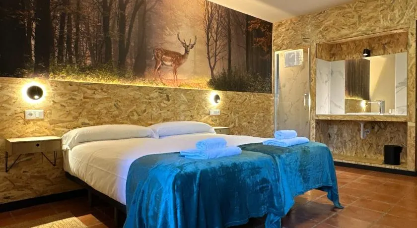 Hotel y Albergue Real Fabrica de Ezcaray - Image 1