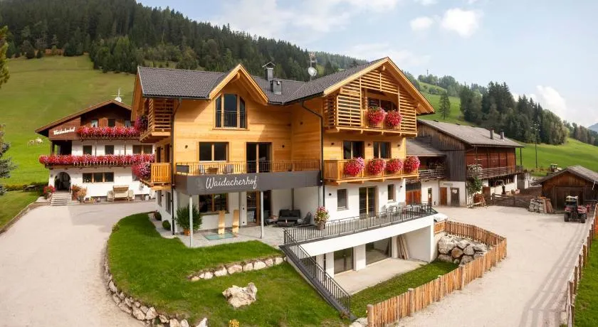 Spettacolare appartamento con giardino e idromassaggio | Vista sulla montagna - Image 1