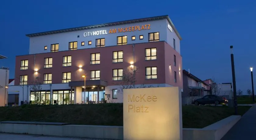 CityHotel am McKeePlatz - Image 1