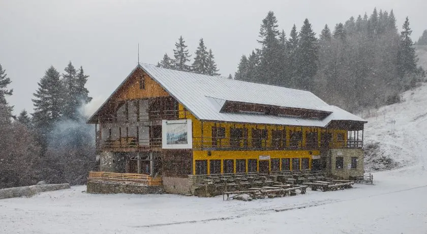 Cabana Gîrbova - Image 1
