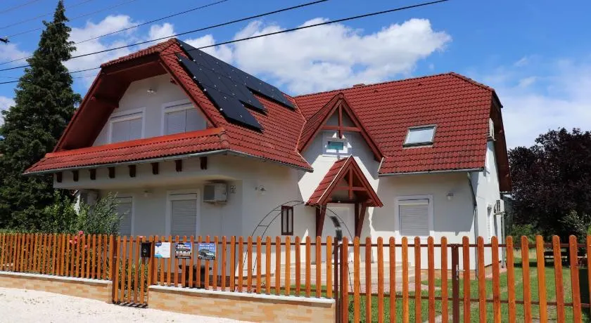 Badacsony Apartmanház - Image 1