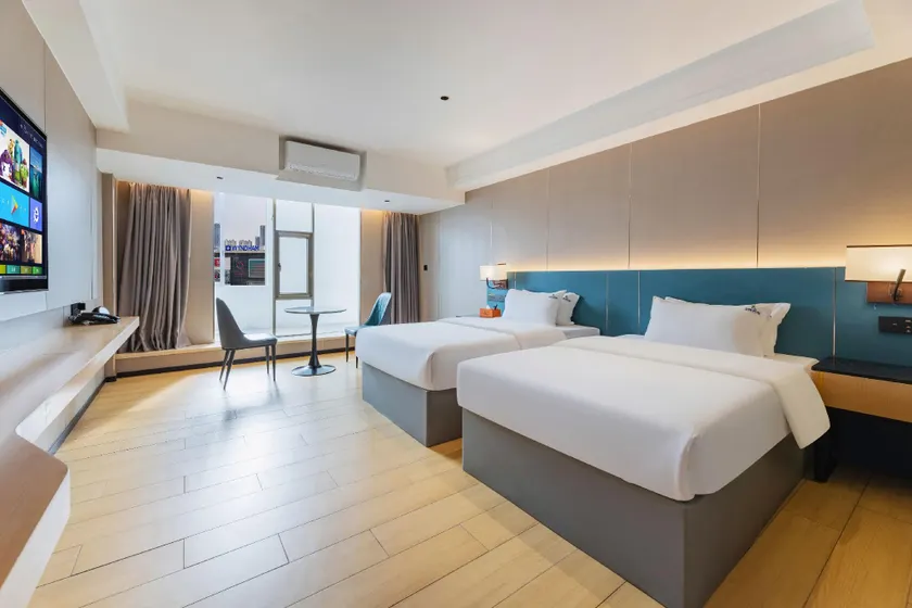 Weike Hotel (Shunde Chencun Jinlong Metro Station Flagship Store) - Image 1
