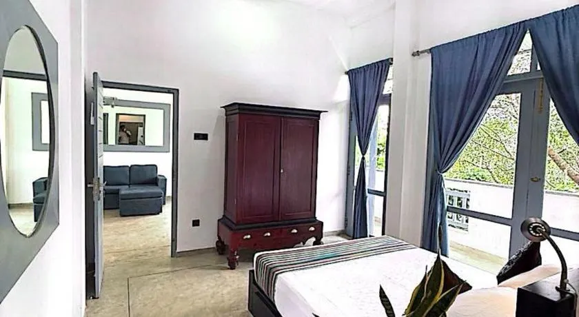 Far view villa - Image 1