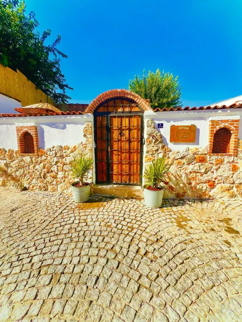 Adyton Guest House - Image 1
