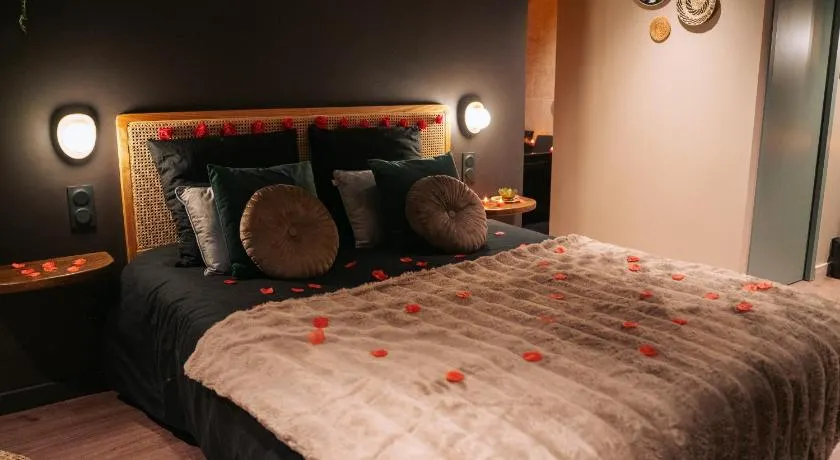 Mana Suite - Appartement de luxe avec Jacuzzi XXL - Image 1