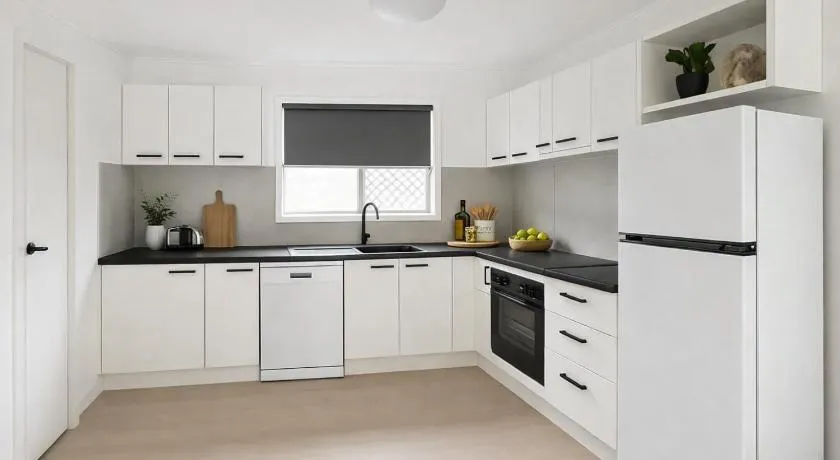 2-Bedroom Charm near Mater Hospital Pimlico Townsville - Image 1