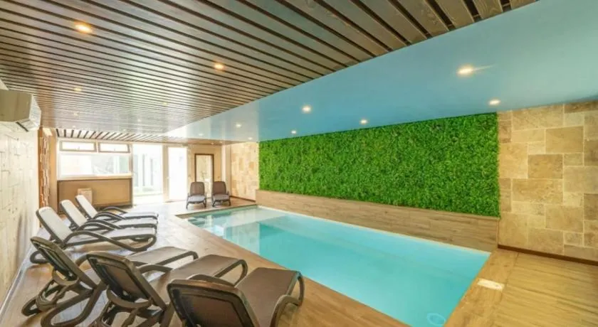 Ta Spiru House of Character with heated indoor pool - Image 1