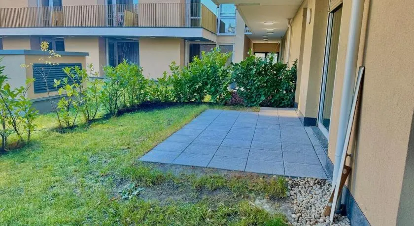 Premium Apartment mit Garten nähe SCS - Image 1