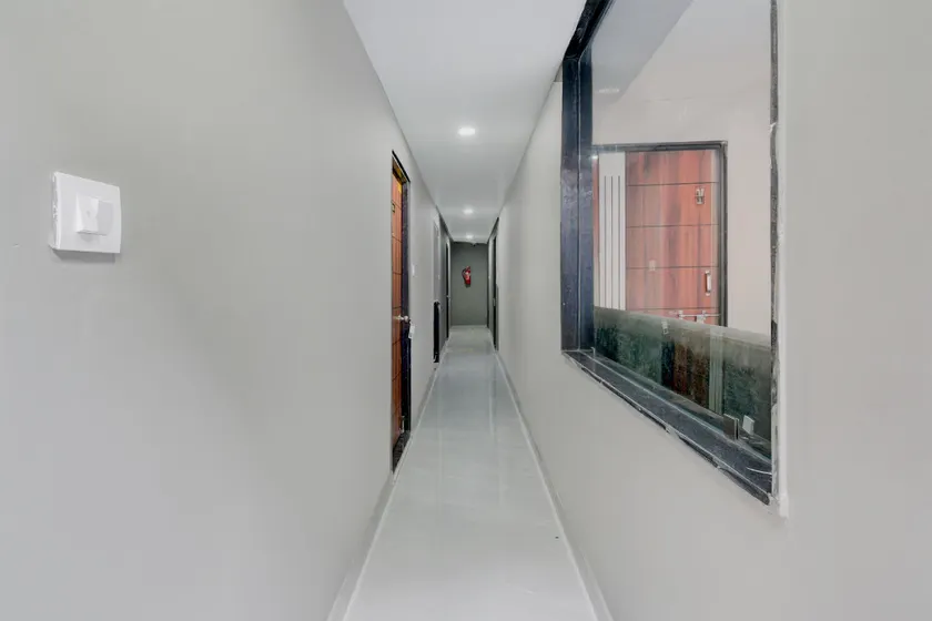 Super Townhouse Chaitanyapuri Metro Station Hyderabad - Image 1