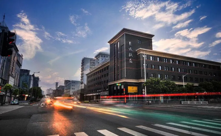 Pengcheng Hotel - Image 1