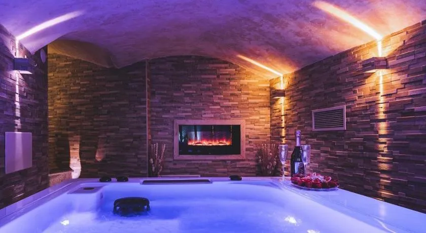 CHAPLIN Luxury Holiday House - Image 1
