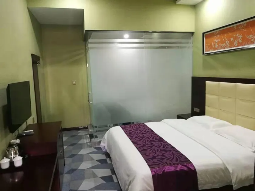 Jin Yu Holiday Hotel - Image 1