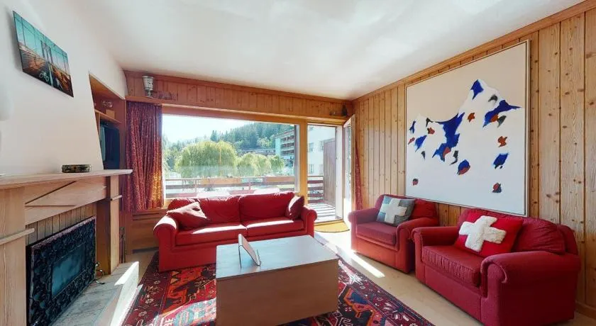 Beautiful apartment in the center of Crans-Montana with a large balcony - Image 1