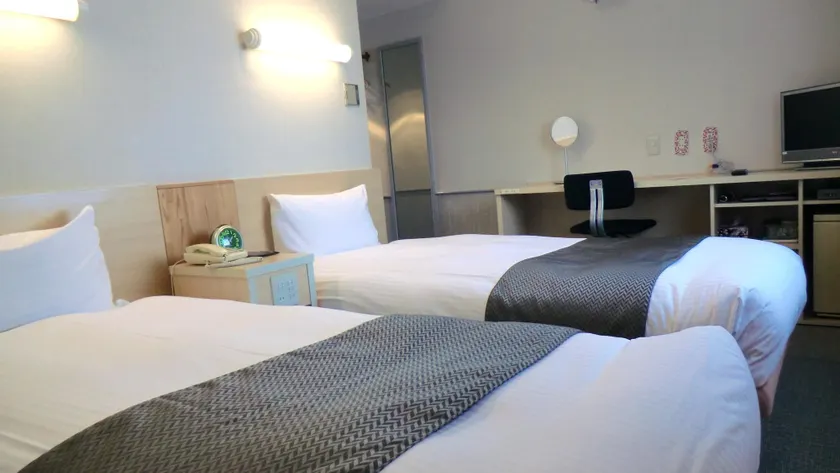 Global Hotel - Image 1