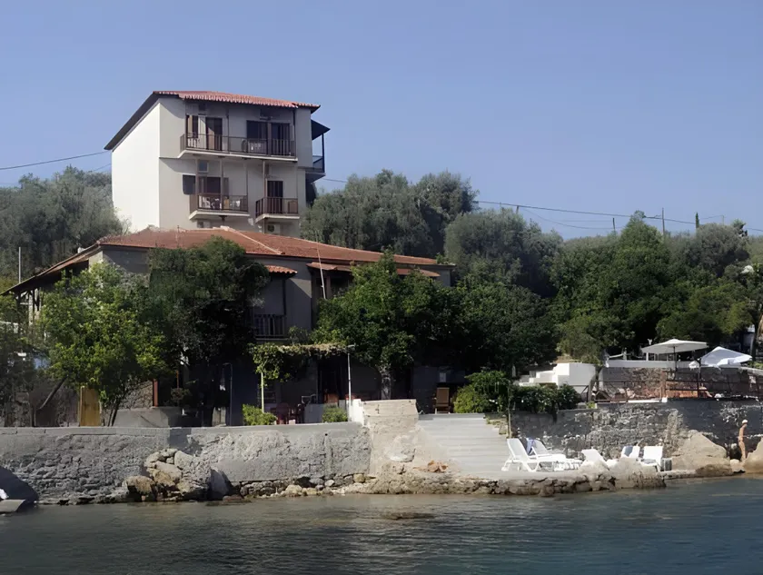 MELIES- Seaside Boutique Apartments - Image 1