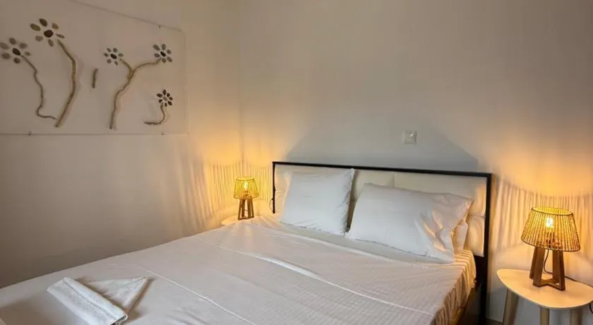 Meltemi Beach Apartment - Image 1