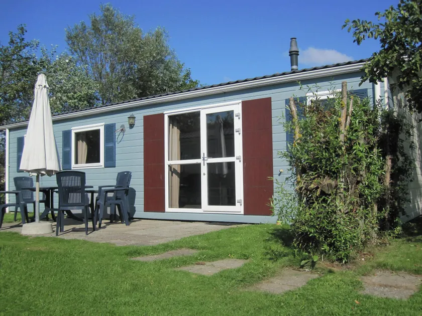 Spacious chalet with a terrace at 200 m. from the beach - Image 1
