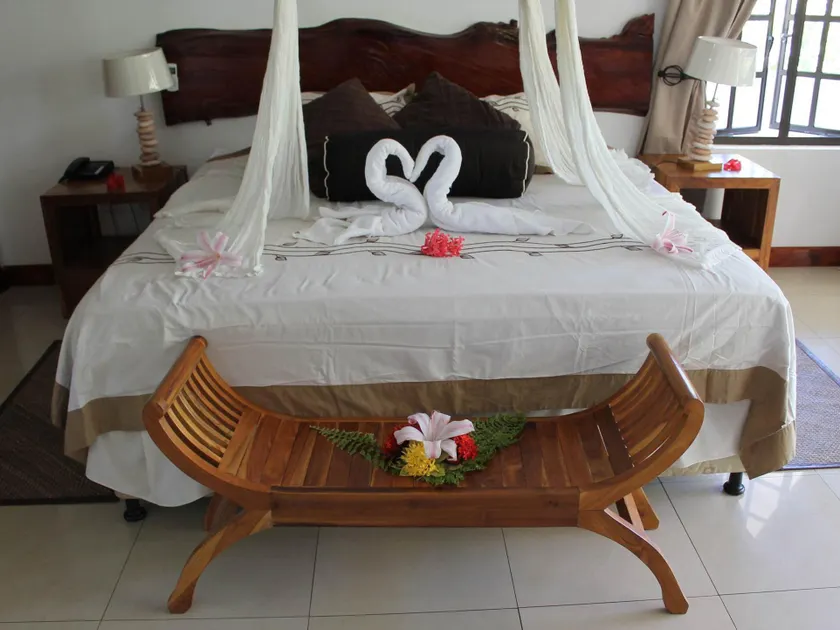 La Digue Self-Catering Apartments - Image 1