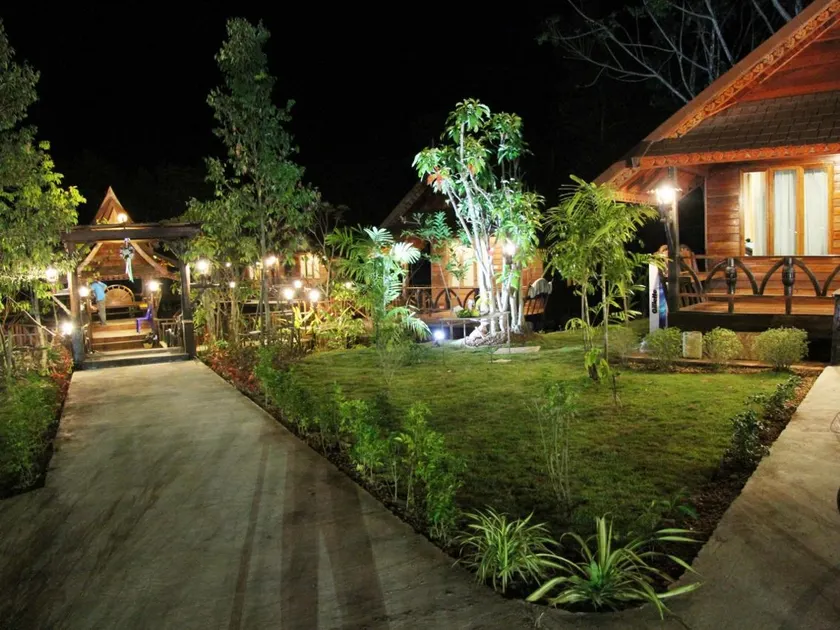 Burilamplai Resort บุรีลำปลาย รีสอร์ท - Image 1