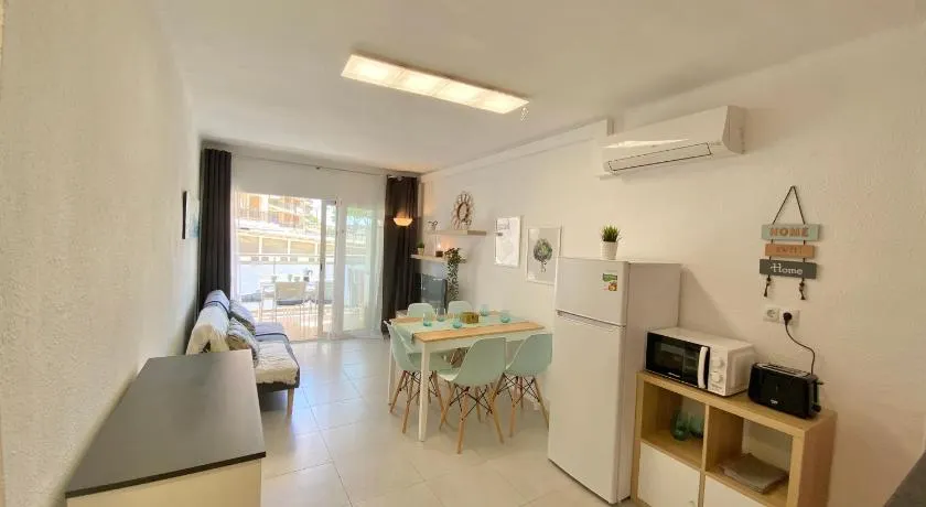Golden Cambrils - Image 1