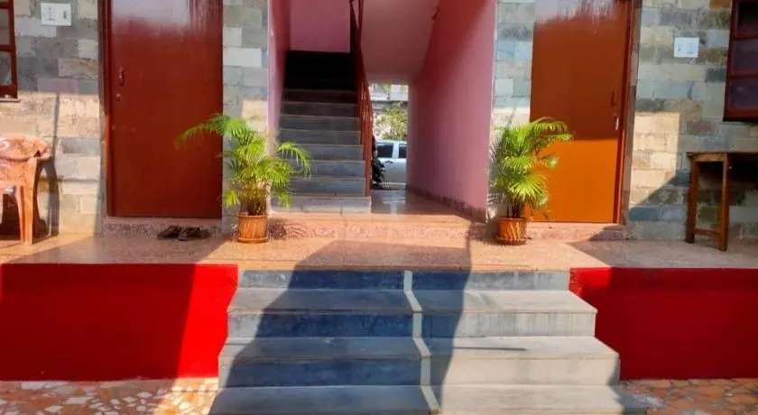 Hill View Guest House - Image 1