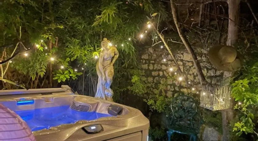 chambres d'hotes le nid du phare avec option jacuzzi privé - Image 1