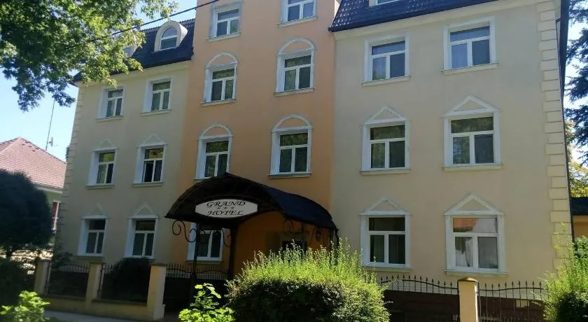Hotel Grand - Image 1